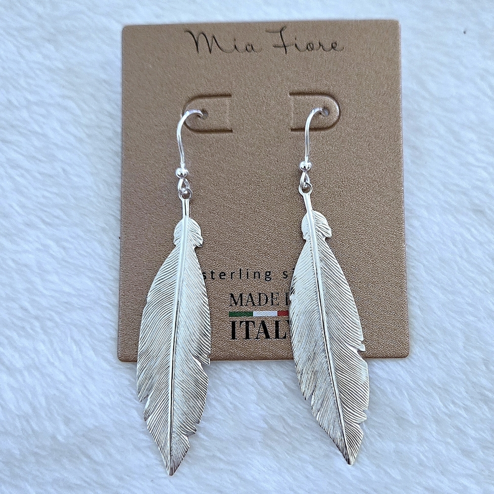 Mia Fiore Textured Silver🤍 Feather🪶 Earrings - Picture 9 of 16